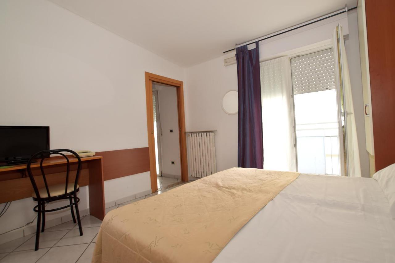 Hotel Villa Del Parco 리미니 외부 사진