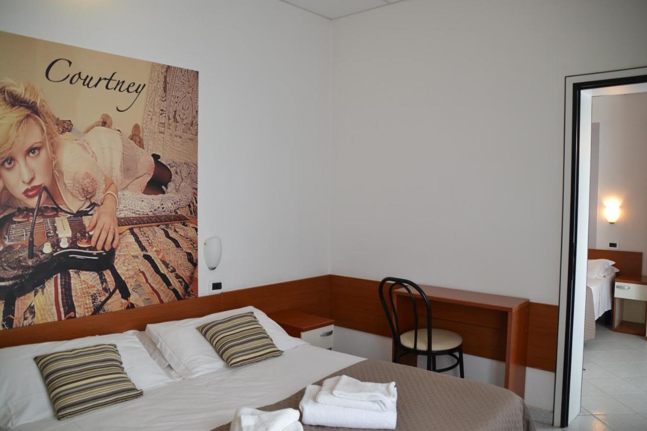 Hotel Villa Del Parco 리미니 외부 사진
