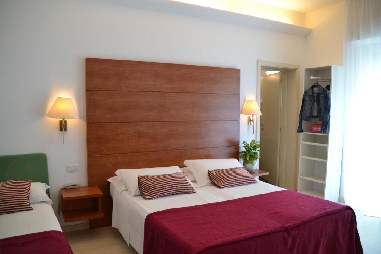 Hotel Villa Del Parco 리미니 외부 사진