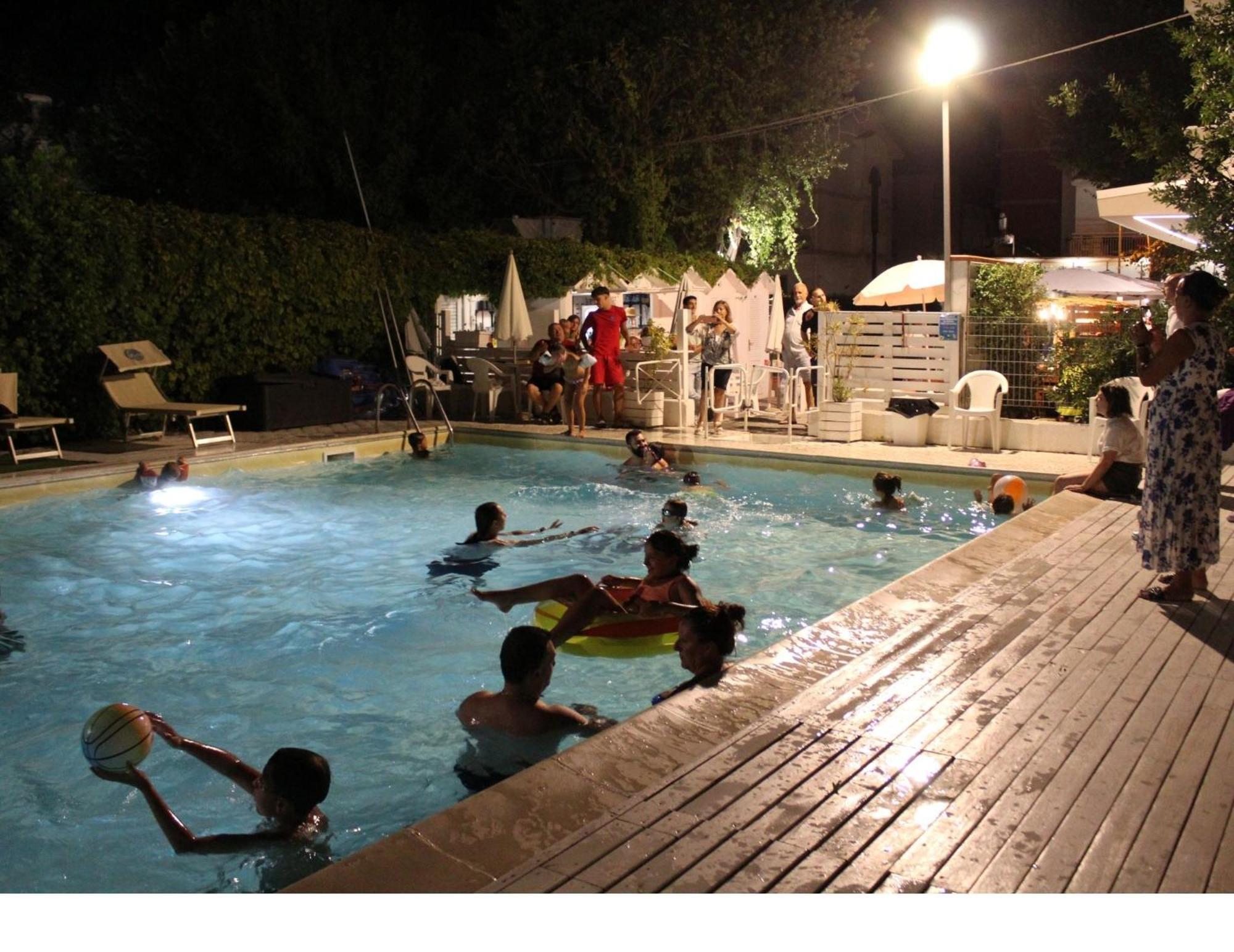 Hotel Villa Del Parco 리미니 외부 사진
