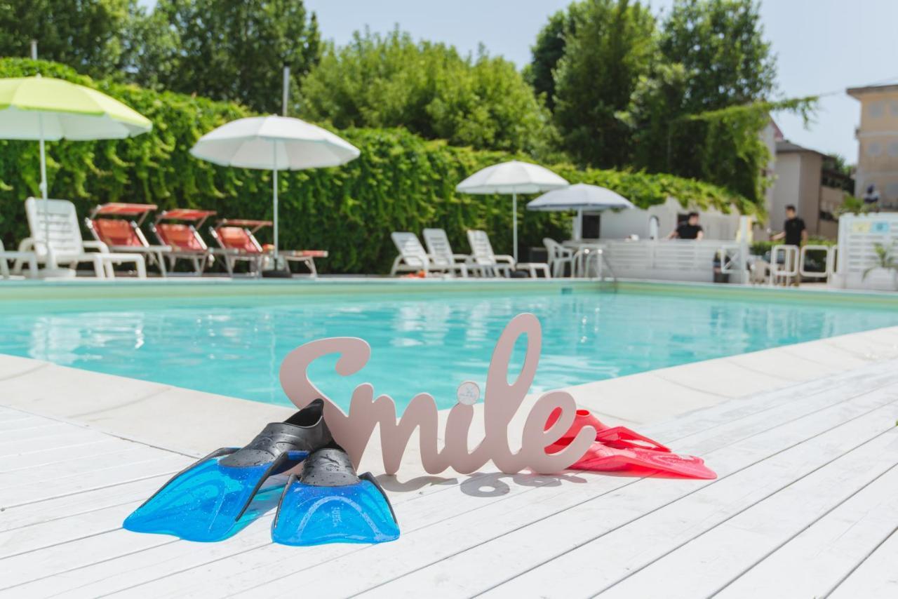 Hotel Villa Del Parco 리미니 외부 사진